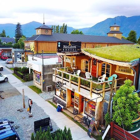 Rio Libre Pucon Party Hostel Exterior photo